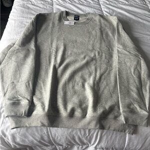 GAP Men's Light Gray Crewneck Sweater